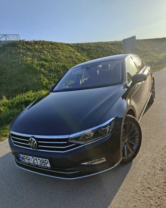 Volkswagen Passat cena 130000 przebieg: 88400, rok produkcji 2021 z Warszawa małe 742